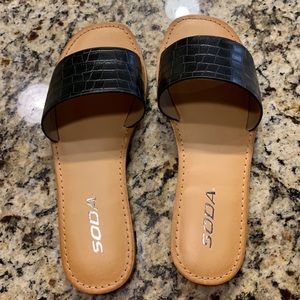 Soda slide sandals